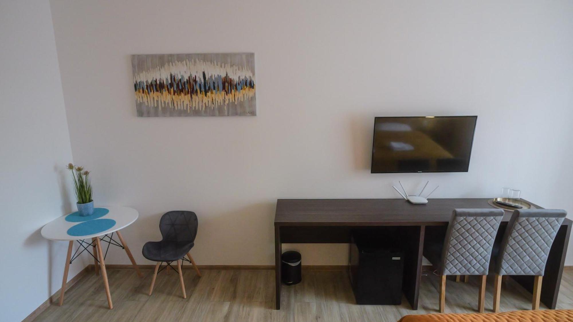 Premium City Centre Bedrooms Prešov Exterior foto