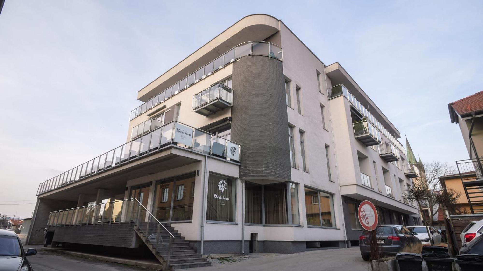 Premium City Centre Bedrooms Prešov Exterior foto
